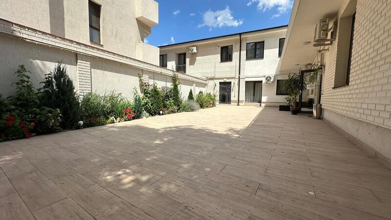 Obor Bloc nou P+1, 2 camere, baie, centrala proprie, terasa 25 mp, parter